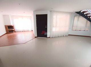Casa de 3 niveles en arriendo en conjunto cerrado — Cota centro, foto 4