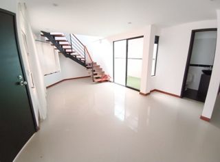 Casa de 3 niveles en arriendo en conjunto cerrado — Cota centro, foto 7