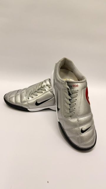 Tenis de Fútbol Sala Plateados / Diseño Clásico T90 🏆