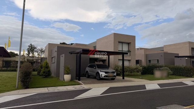 Casa en arriendo — Conjunto Alcalá, vía Siberia, Cota