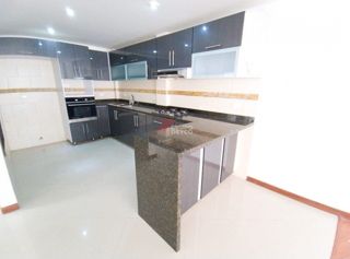 Casa de 3 niveles en arriendo en conjunto cerrado — Cota centro, foto 6